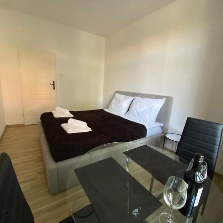 Vip Rooms Apartment Torun Exterior foto